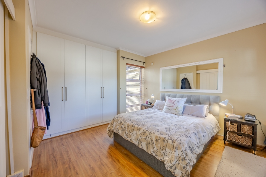 3 Bedroom Property for Sale in Lakeside Western Cape